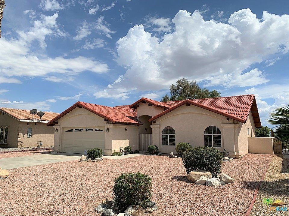 1st image of 64933 Oakmount Blvd