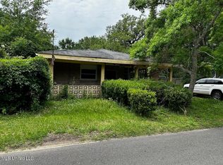 420 Washington St, Bay Saint Louis, MS 39520