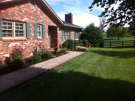 2nd image of 136 Vincewood Dr