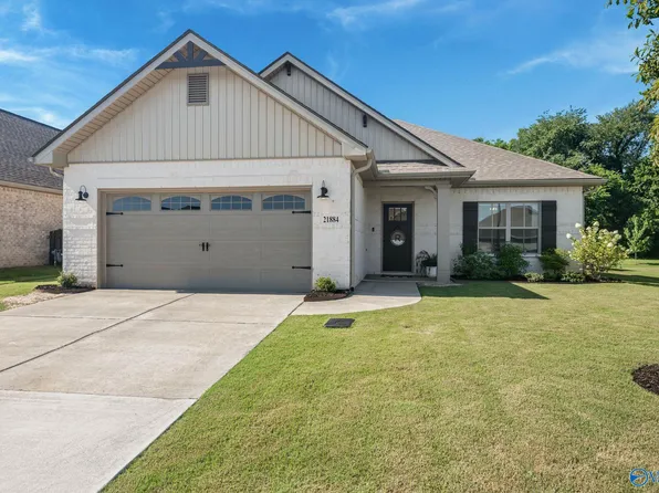 21884 Natures Cove Dr, Athens, AL 35613