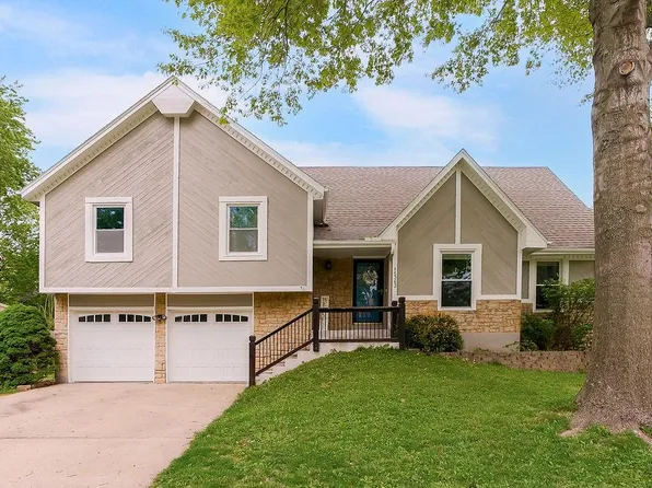 15363 Newton Dr, Overland Park, KS 66223