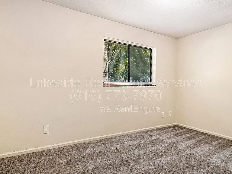 Maple Leaf Apartments — Photo 57