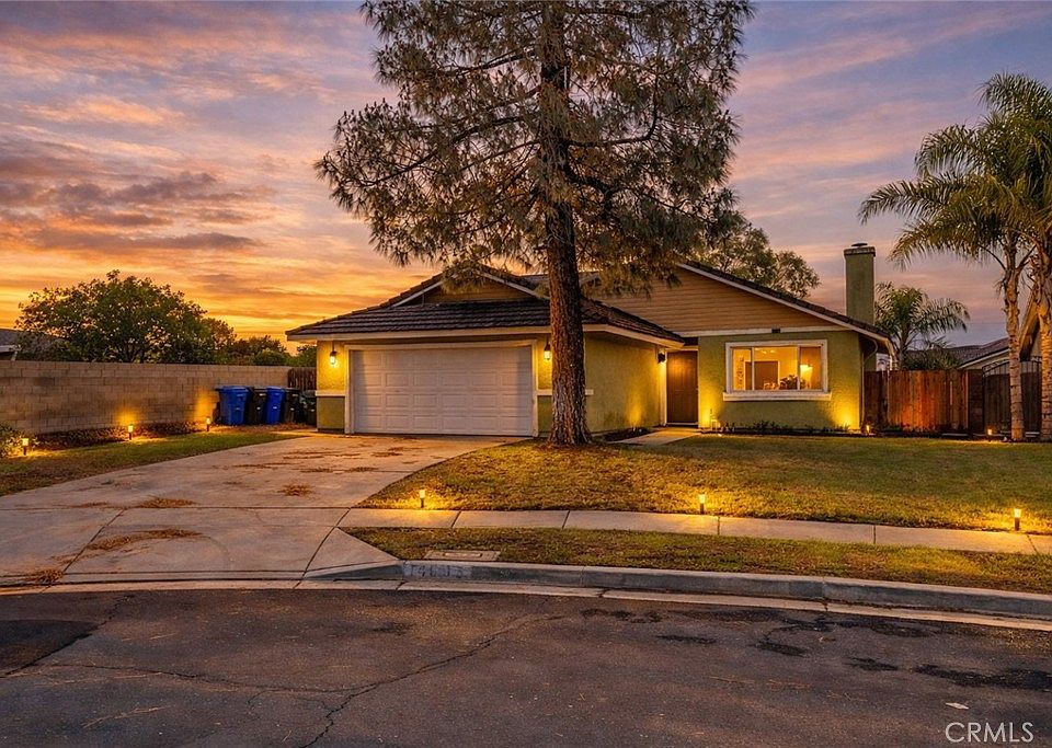 1st image of 14995 Manzanita Dr