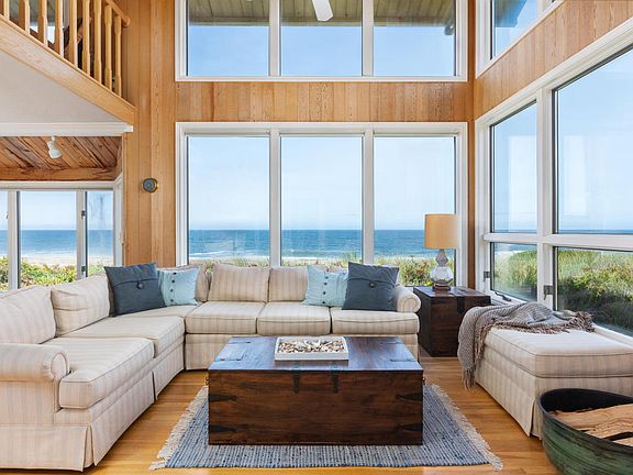 3rd image of 241 Salishan