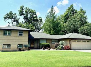 132 Parkview Ln, Ponca City, OK 74601