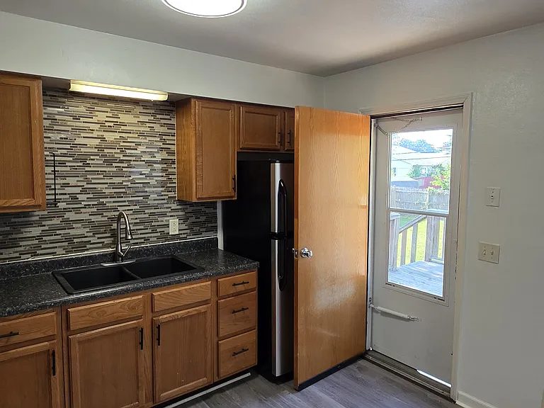 2127 W Virginia Ave — Photo 6