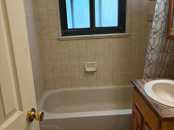4th image of 3097 Wheeling St