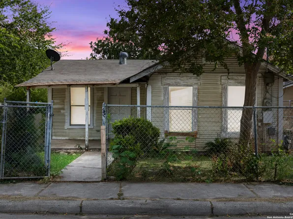 148 Henry, San Antonio, TX 78207