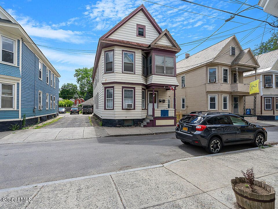 1st image of 17 Ingersoll Ave