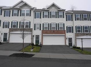 218 Grace Manor Dr, Coraopolis, PA 15108