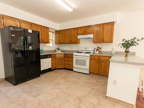 5th image of 19 W McKinley Ave #A