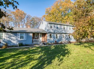 110 Orchard Hill Dr, Windsor Locks, CT 06096