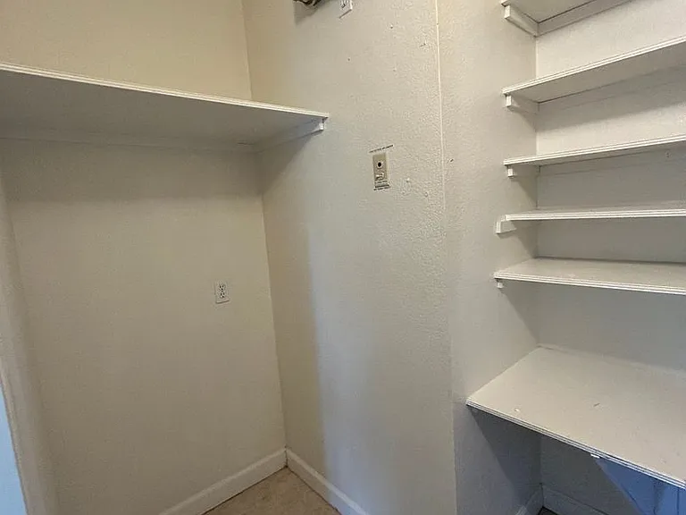 1661 Manzanita Ave — Photo 31