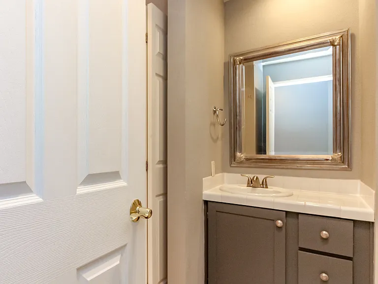 625 N Jackson Ave #B42 — Photo 22