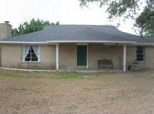 696 Gentry Rd, Inez, TX 77968