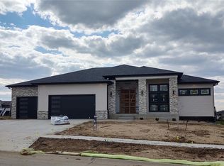 6807 Wexford Way NE, Cedar Rapids, IA 52411