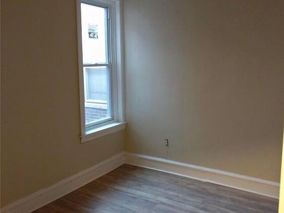 3rd image of 1117 Windrim Ave #House