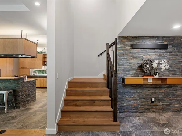 16430 266th Avenue SE, Issaquah, WA 98027