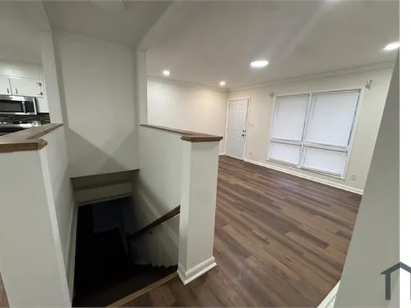 512 5th Ct, Pleasant Grove, AL 35127