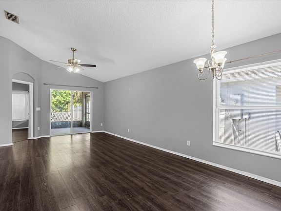 3rd image of 1823R Palmetto Pine Ln