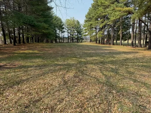 355 National Ave, Staunton, VA 24401