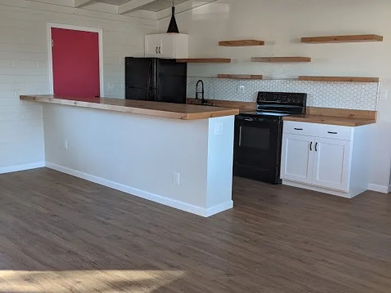 2762 N Forgeus Ave — Photo 15