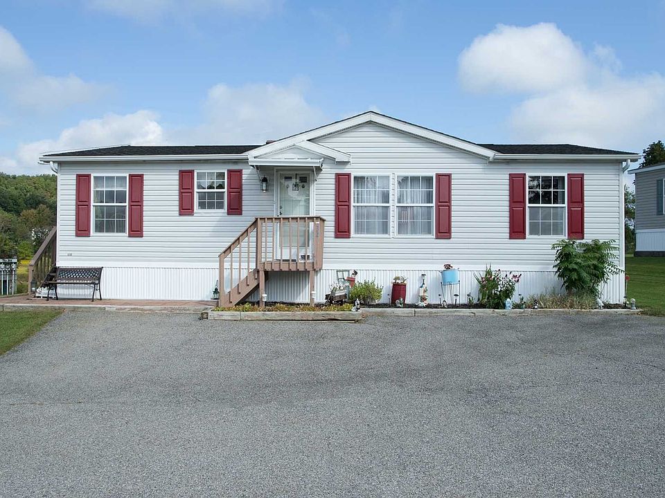 1st image of 32 Heritage Cir