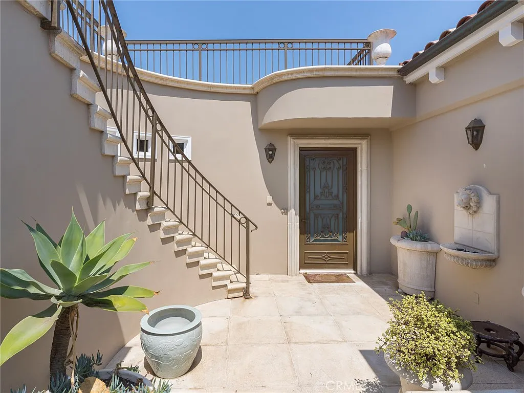 4 bed, 4.5 bath, 3222 sqft, $10,500 — Photo 3
