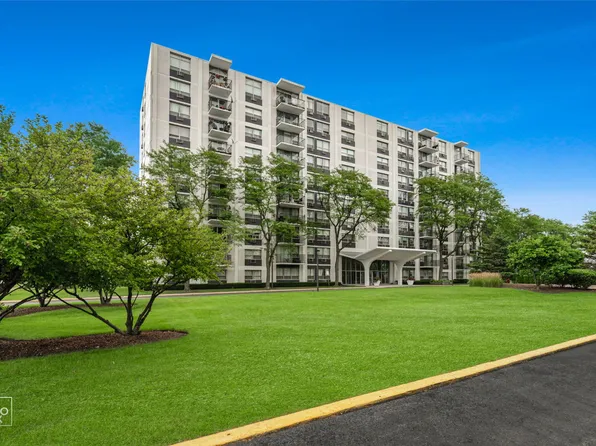 9001 Golf Rd APT 3C, Des Plaines, IL 60016
