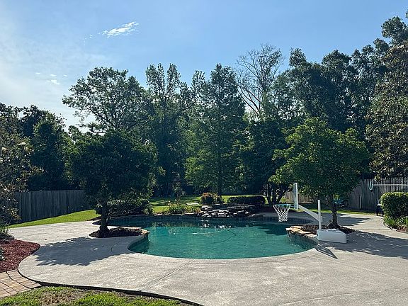 2nd image of 13600 Lakeway Dr