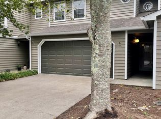7813 Village Dr, Knoxville, TN 37919