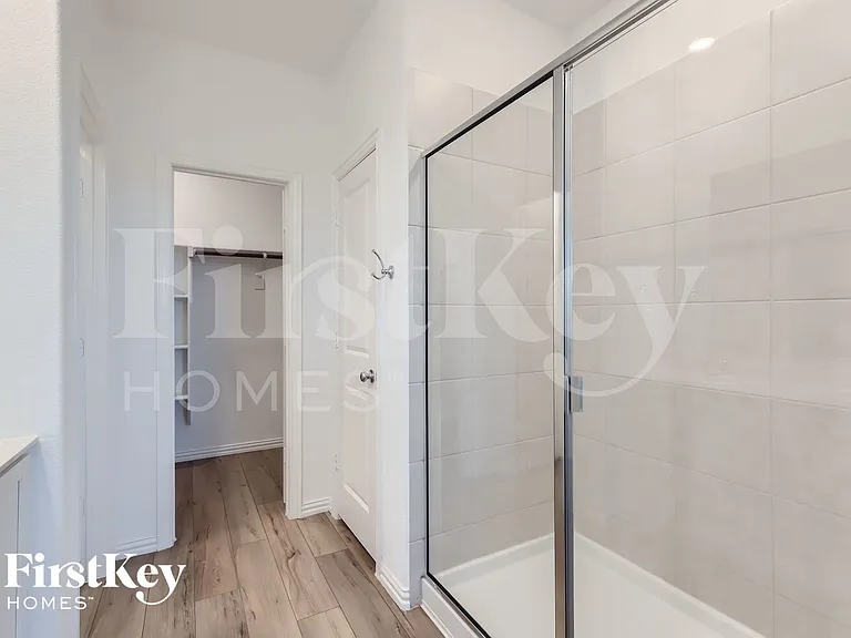 212 Wyndemere Ln — Photo 17