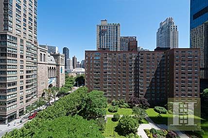 5th image of 345 W 58th St APT 10-Y