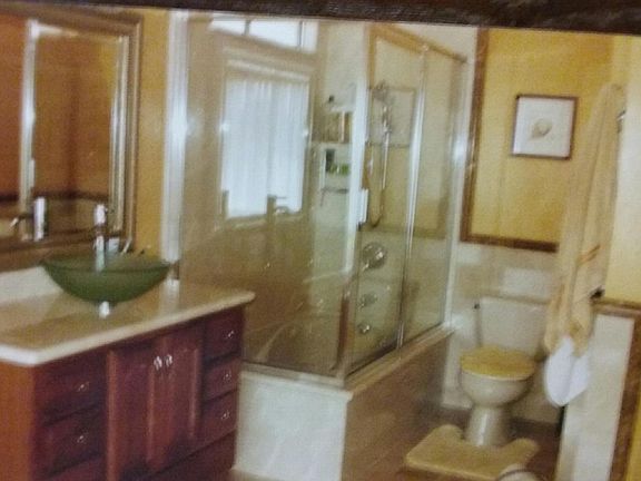 5th image of 7711 Selby Ct