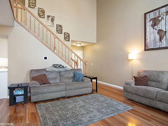 4th image of 118 Thistle Ct #C