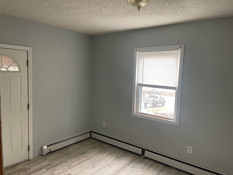 1st image of 192 Farmington Ave