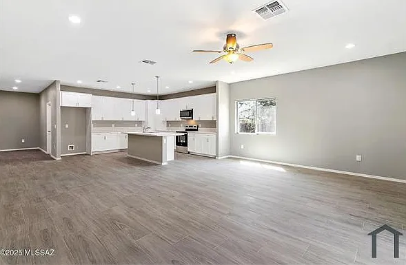 1139 W District St — Photo 14