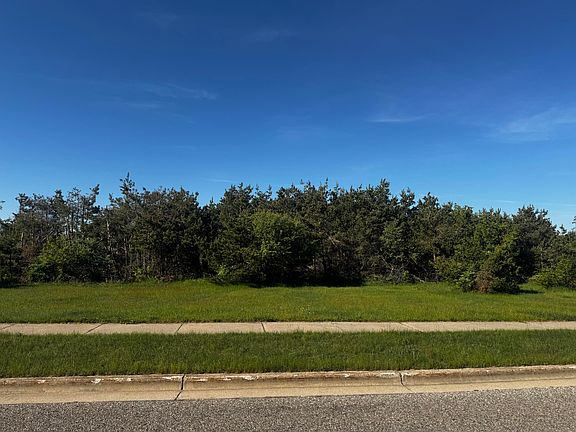 5th image of 210 Berkshire Ln