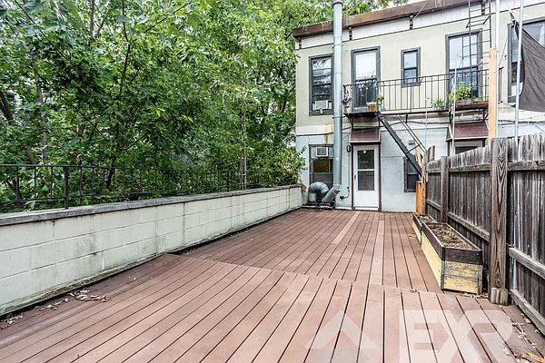 Rented by EXR | media 2