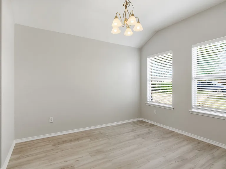 3804 Verde Dr — Photo 5