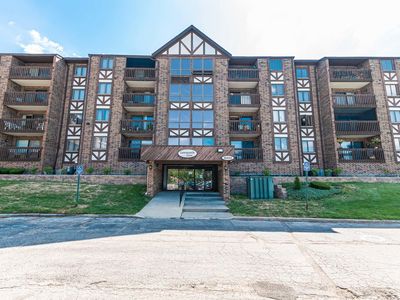 10441 Circle Dr APT 28C, Oak Lawn, IL, 60453