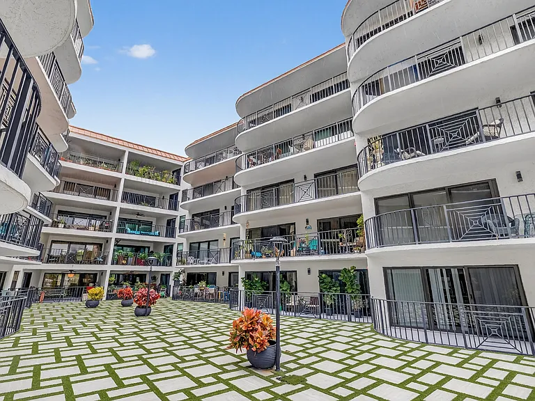 2029 N Ocean Blvd #509 — Photo 34