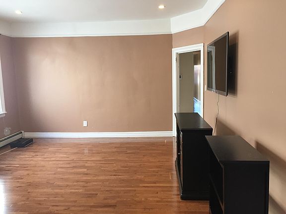 2nd image of 2893 Heath Ave Floor 2