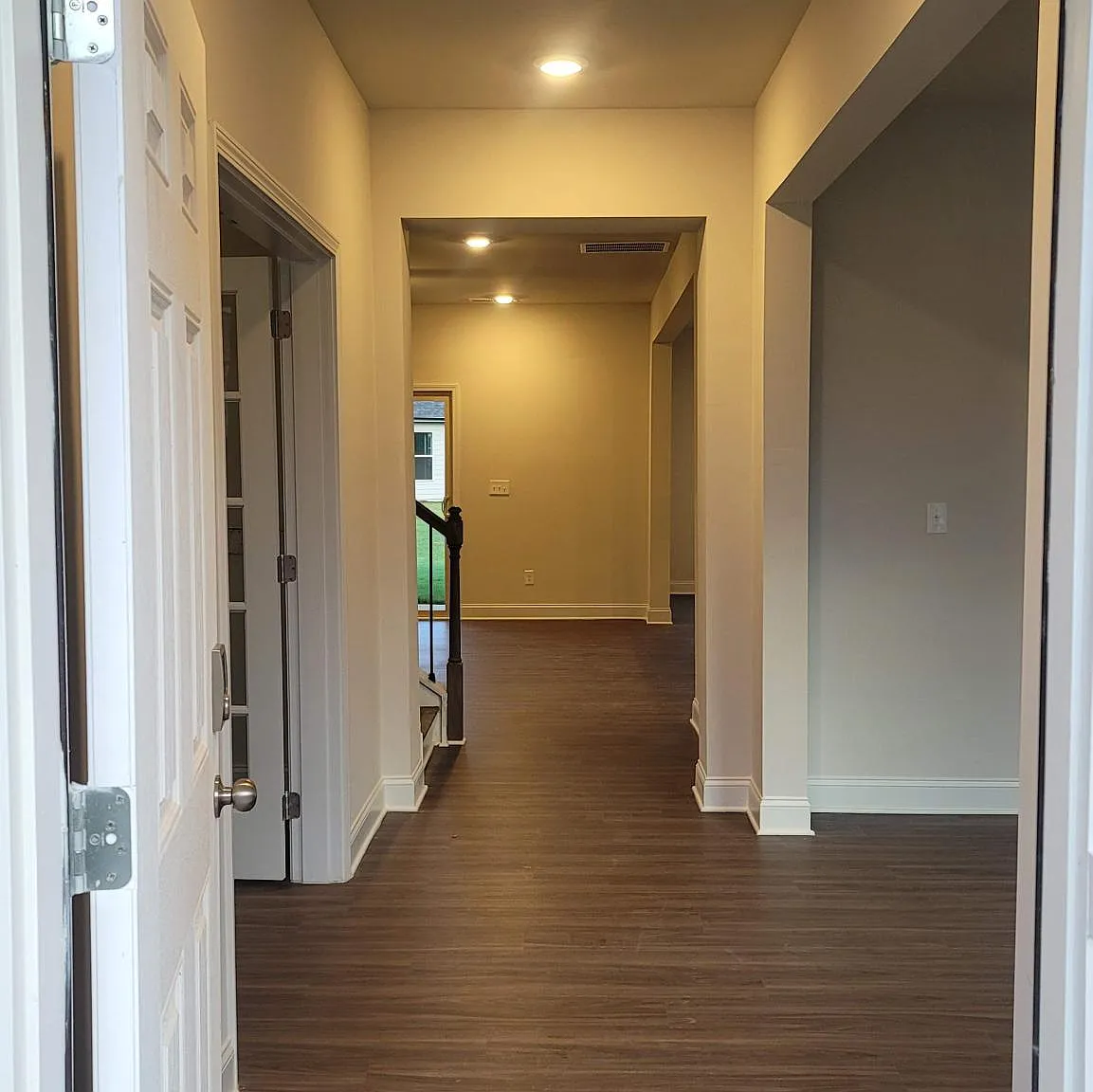 5 bed, 3403 sqft, $2,875 — Photo 2