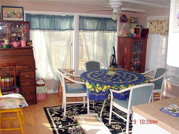 5th image of 236 S Port Royal Ln