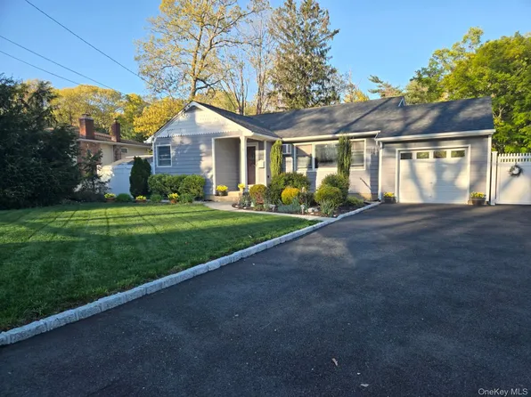 89 W Main Street, Kings Park, NY 11754