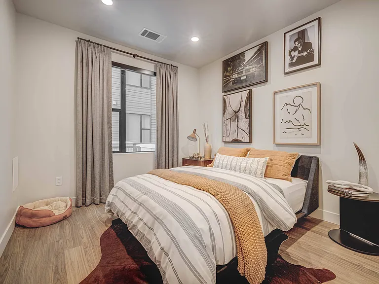 CINQ — Photo 6