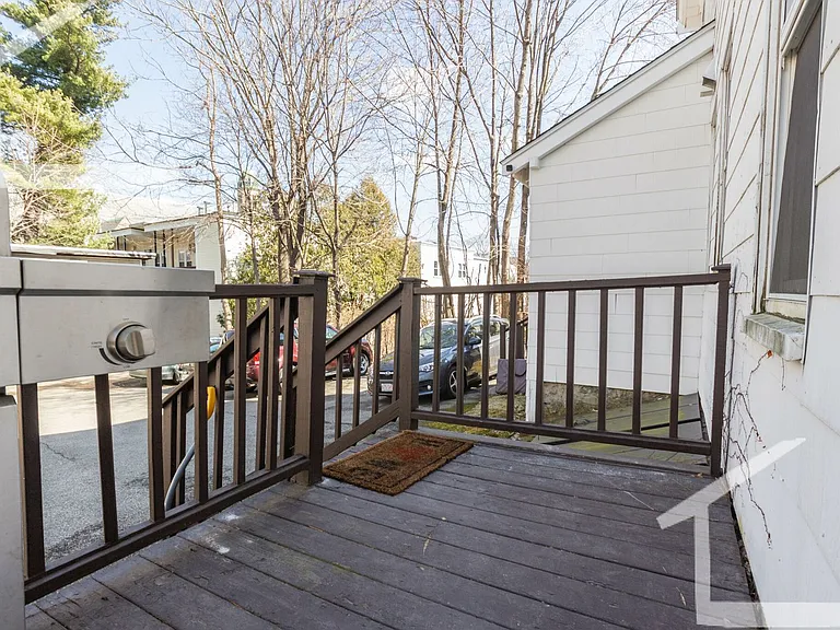 15 Bennett St — Photo 10