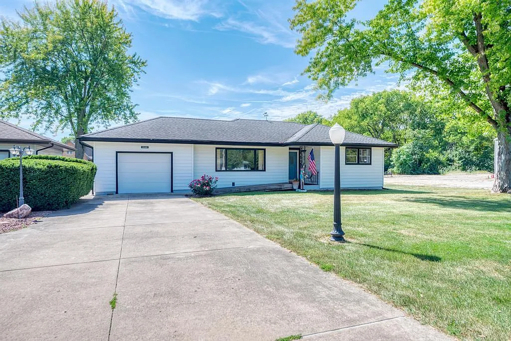 25455 W Knapp St photo 1