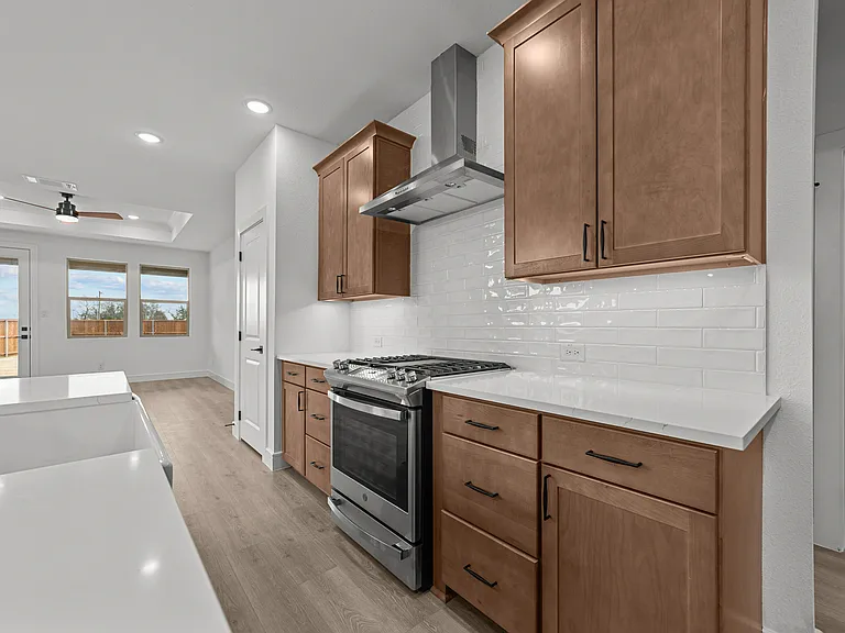 512 Sunflower Trl — Photo 13